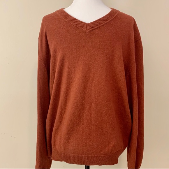 Eddie Bauer Men's Cashmere V-neck Sweater - Picture 11 of 11